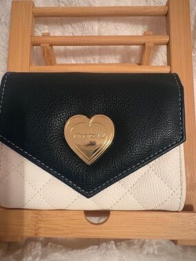 Love-Accent Quilted Wallet - Black and White